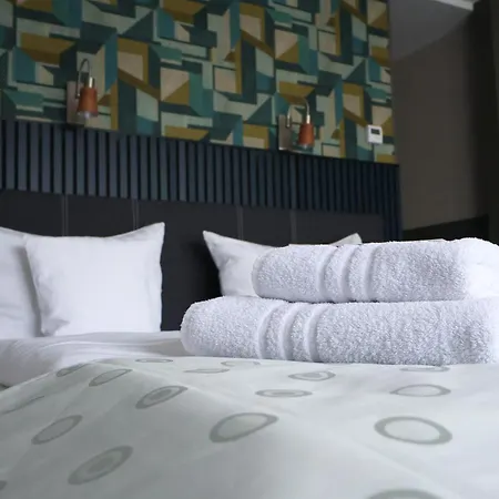 여관 Gaestehaus Dresdner Hof 치타우